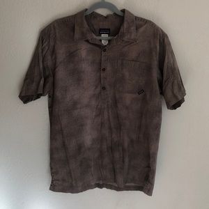 Patagonia 1/4 button down tee
